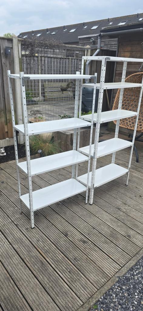 2 metalen stellingen - verstelbaar en compact, Huis en Inrichting, Kasten | Stellingkasten, Ophalen