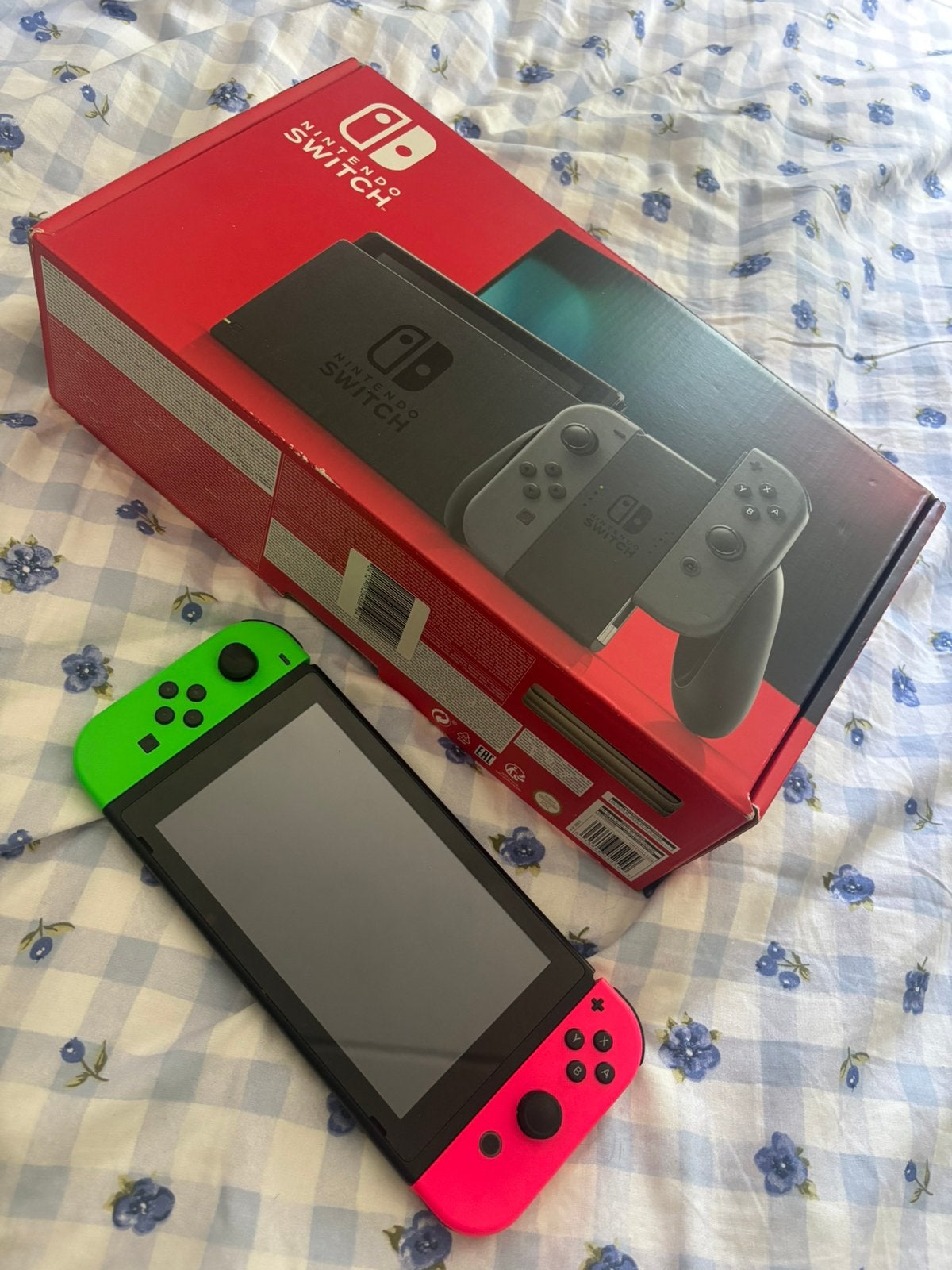 Nintendo Switch + extra joycons, Spelcomputers en Games, Spelcomputers | Nintendo Switch, Zo goed als nieuw, Switch Original, Met 2 controllers