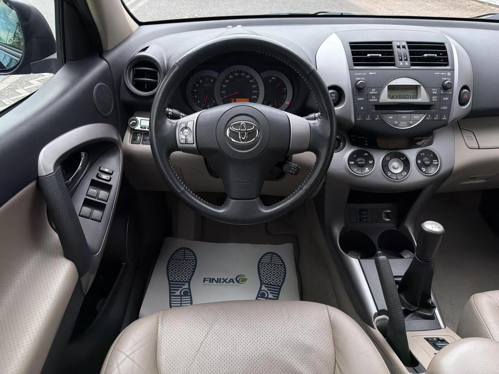 Toyota RAV4 2.0 VVTi Executive - 4WD/CLIMA/LEER/TREKHAAK/NAP, 1998 cc, 4 cilinders, 2000 kg, Blauw