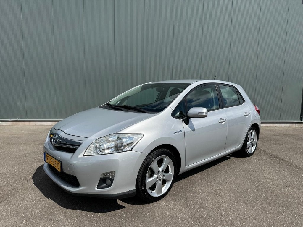 Toyota Auris 1.8 Full Hyb.Exe.Bns LEDER | CAMERA | TREKHAAK, Euro 5, 4 cilinders, Nieuw, Parkeersensor