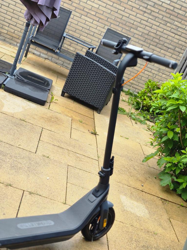 Segway Ninebot E2 Pro - Zo goed als nieuw, Fietsen en Brommers, Steps, Ophalen, Zo goed als nieuw, Elektrische step (E-scooter)