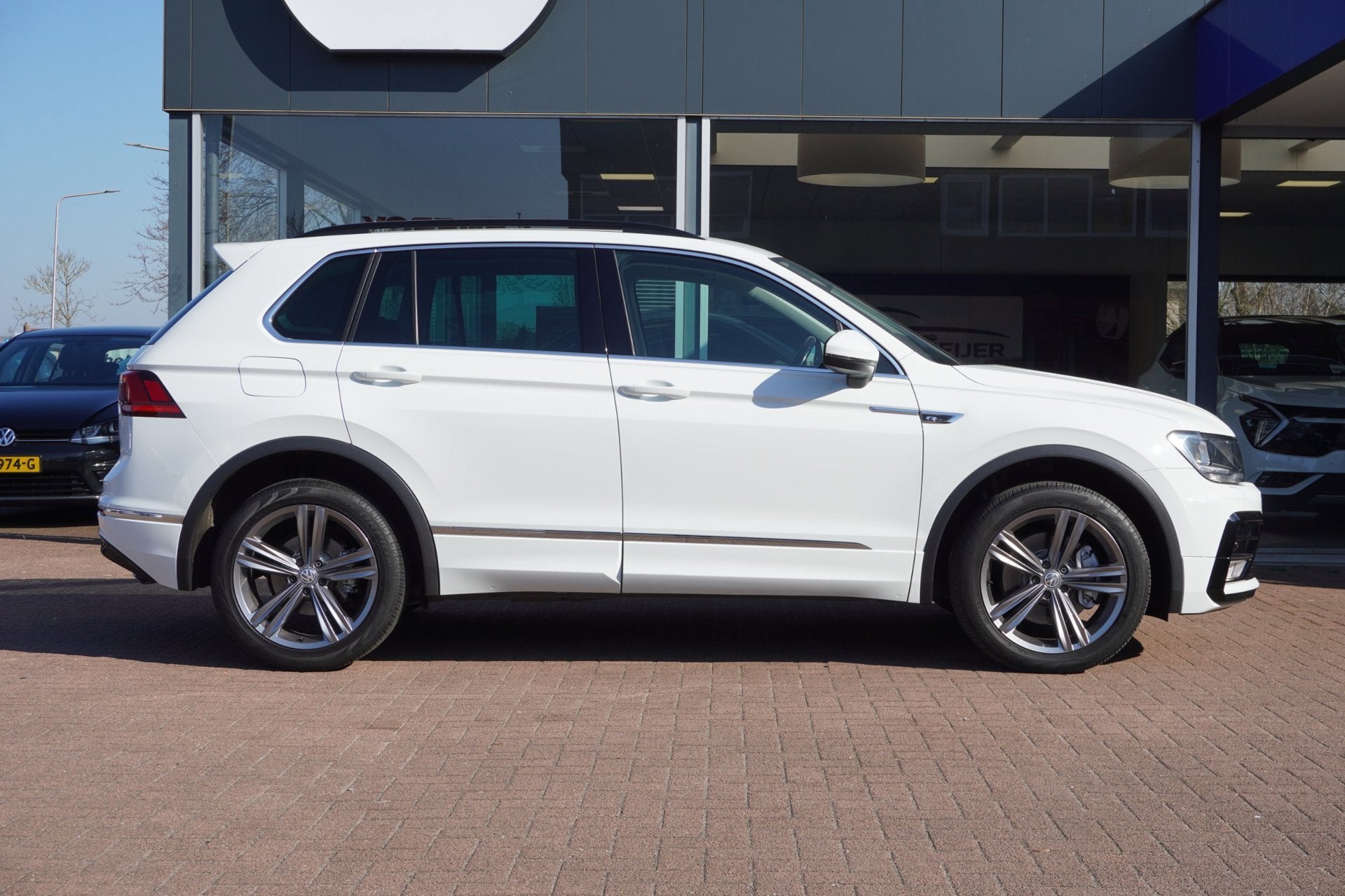 Volkswagen Tiguan 2.0 TSI 4Motion Highline / R-Line | Automa, Auto's, Dealer onderhouden, Stof, Gebruikt, Euro 6