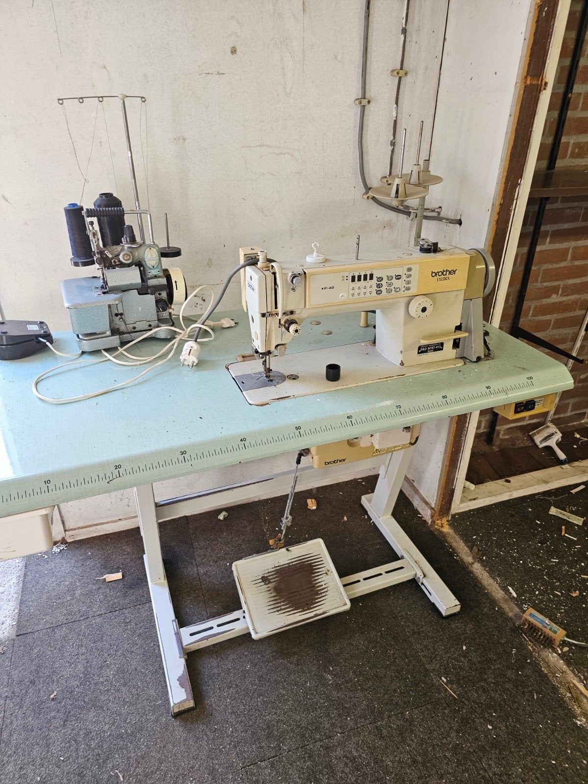 Mooie volautomatische Brother naaimachine met lockmachine, Hobby en Vrije tijd, Naaimachines en Toebehoren, Gebruikt, Ophalen of Verzenden