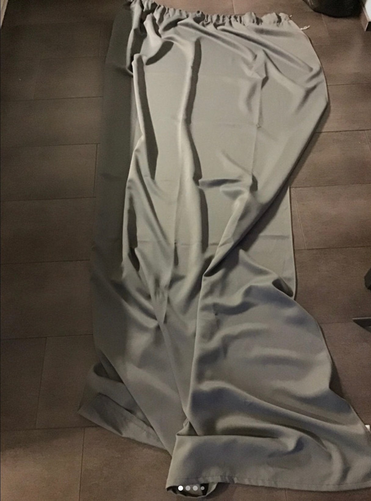 Te koop2 stuks grijze lange gordijnen, Ophalen of Verzenden, Gebruikt, Grijs