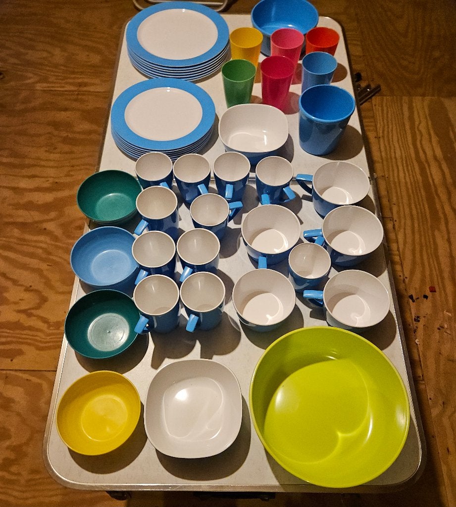 MEPAL ROSTI CAMPING SERVIES 35 delig +10 kopjes/schaaltjes., Ophalen of Verzenden, Gebruikt