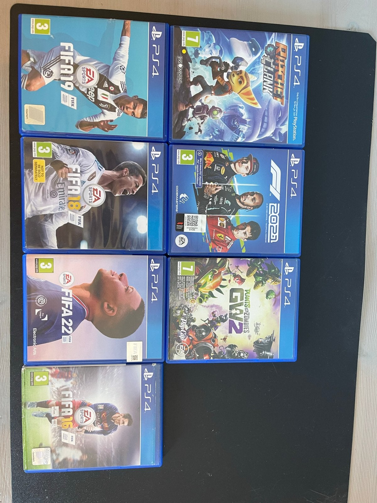 PS4 Slim met 2 controllers en 7 spellen, Spelcomputers en Games, Games | Sony PlayStation 4, Ophalen, Online, Gebruikt, Overige genres