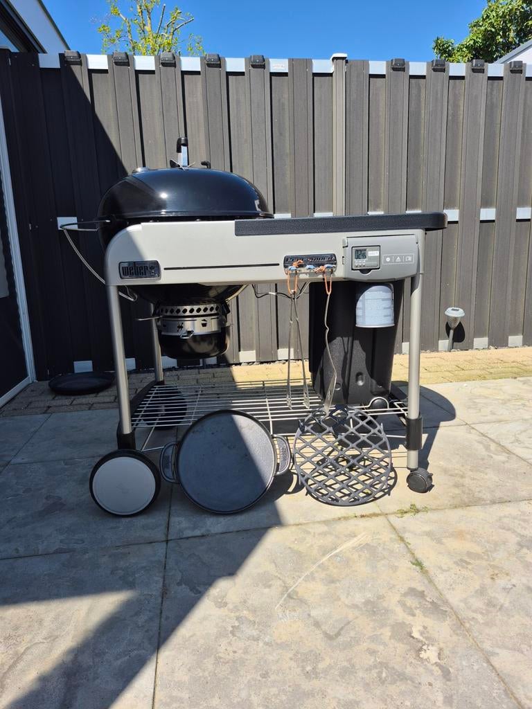 Weber-performer de luxe GBS 57 cm houtskool  barbecue., Ophalen, Weber, Houtskool, Zo goed als nieuw