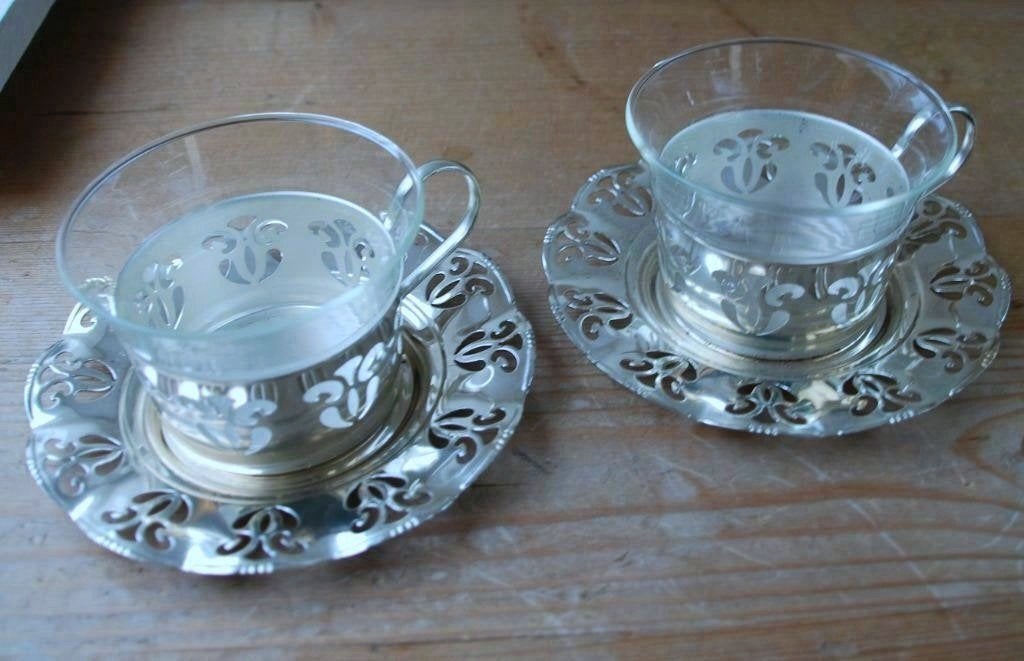 Twee theekopjes, Vintage, Ophalen of Verzenden, Kop(pen) en/of Schotel(s), Glas