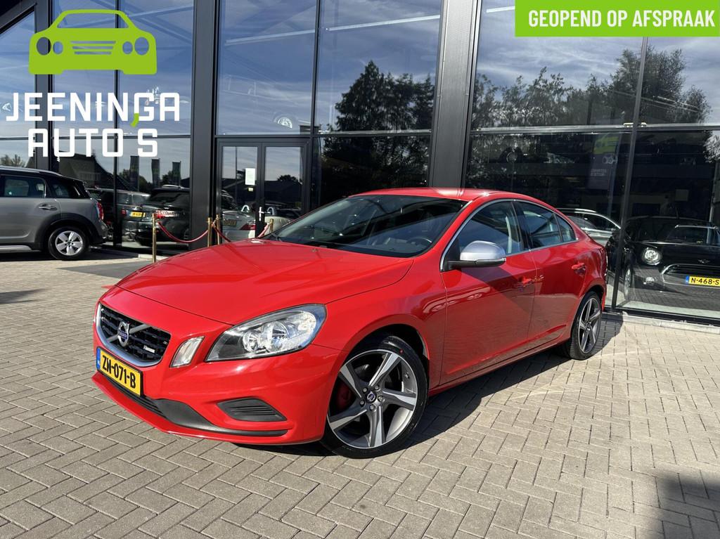 Volvo S60 1.6 T3 R-Design|17"|Trekhaak|Camera|Stoelverwarmin, Voorwielaandrijving, Zwart, 4 cilinders, 150 pk