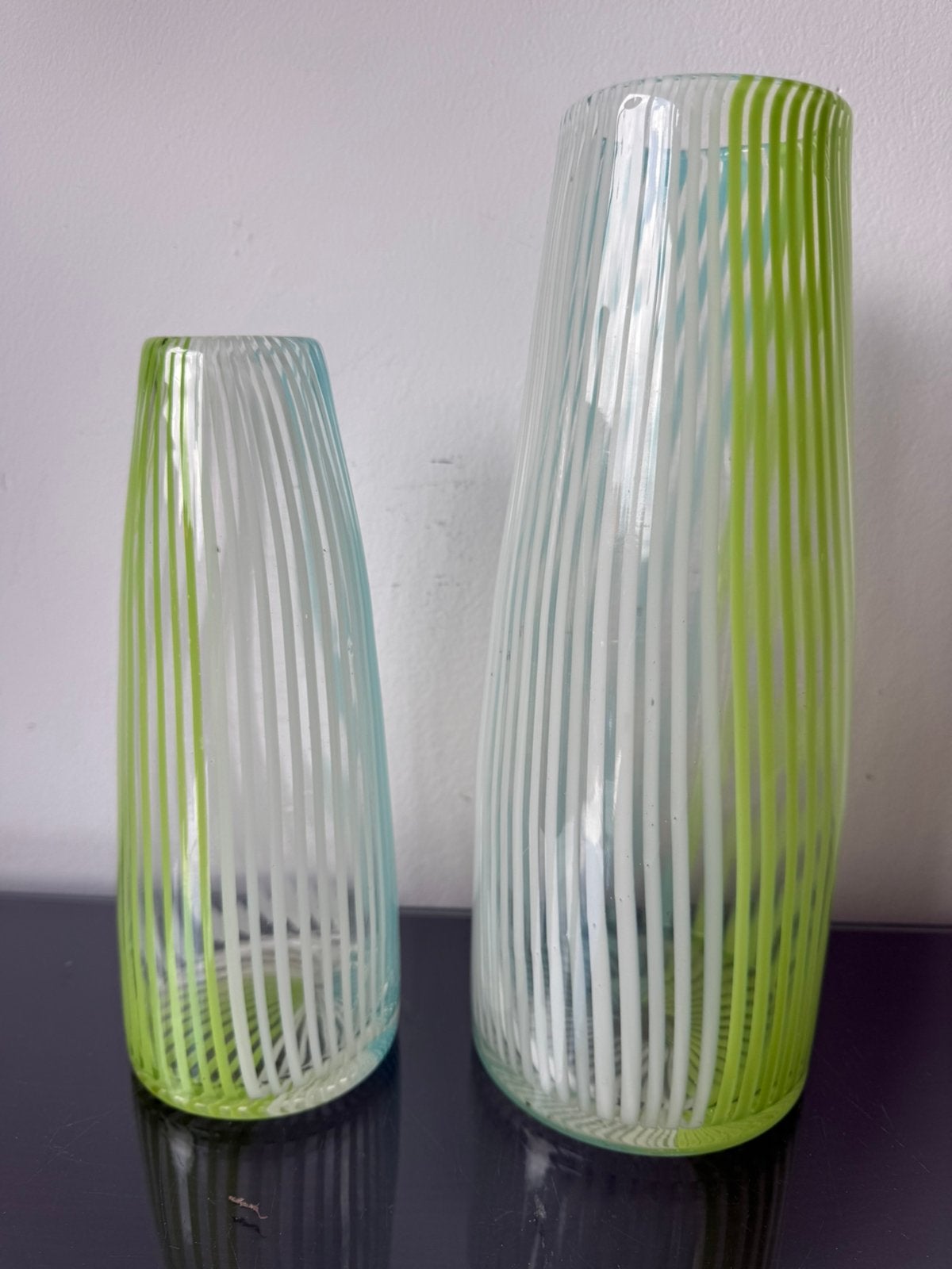 Twee vazen Murano Filigrana Dino Martens blauw groen, Ophalen of Verzenden, Zo goed als nieuw, Blauw, Glas