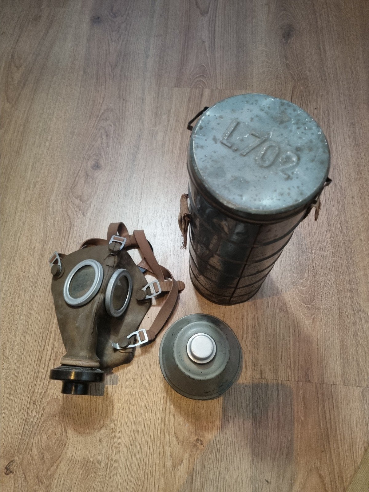 Moou gasmasker uit België, 1939 gedateerd met bus., Ophalen of Verzenden, Duitsland