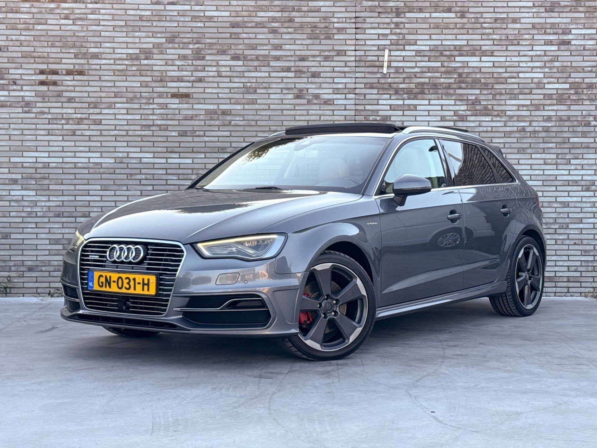 Audi A3 Sportback 1.4 e-tron PHEV * ADAPT CRUISE * PANORAMA, Auto's, Audi, 8 kWh, Gebruikt, 4 cilinders, 180 min