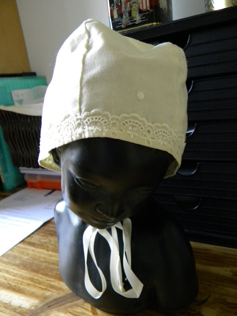 POPPENMUTSJE POPPENMUTS VOOR GROTERE POP I.G.S., Verzamelen, Poppen, Ophalen of Verzenden, Zo goed als nieuw, Kleertjes