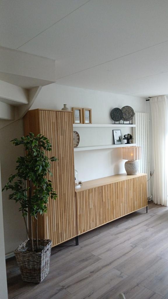 Luxe eigentijds wandmeubel/dressoir 2 dl + 2 planken, Huis en Inrichting, Kasten | Wandmeubels, Ophalen, Met deur(en), 200 cm of meer