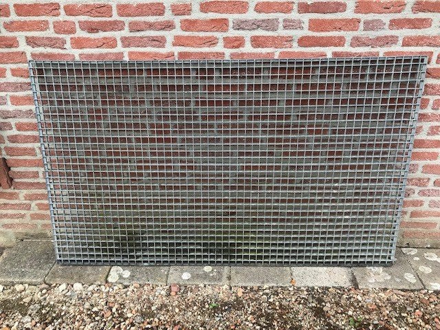 looprooster/marterafweer gegalvaniseerd staal 168x100x3 cm, Ophalen, Gebruikt, IJzer