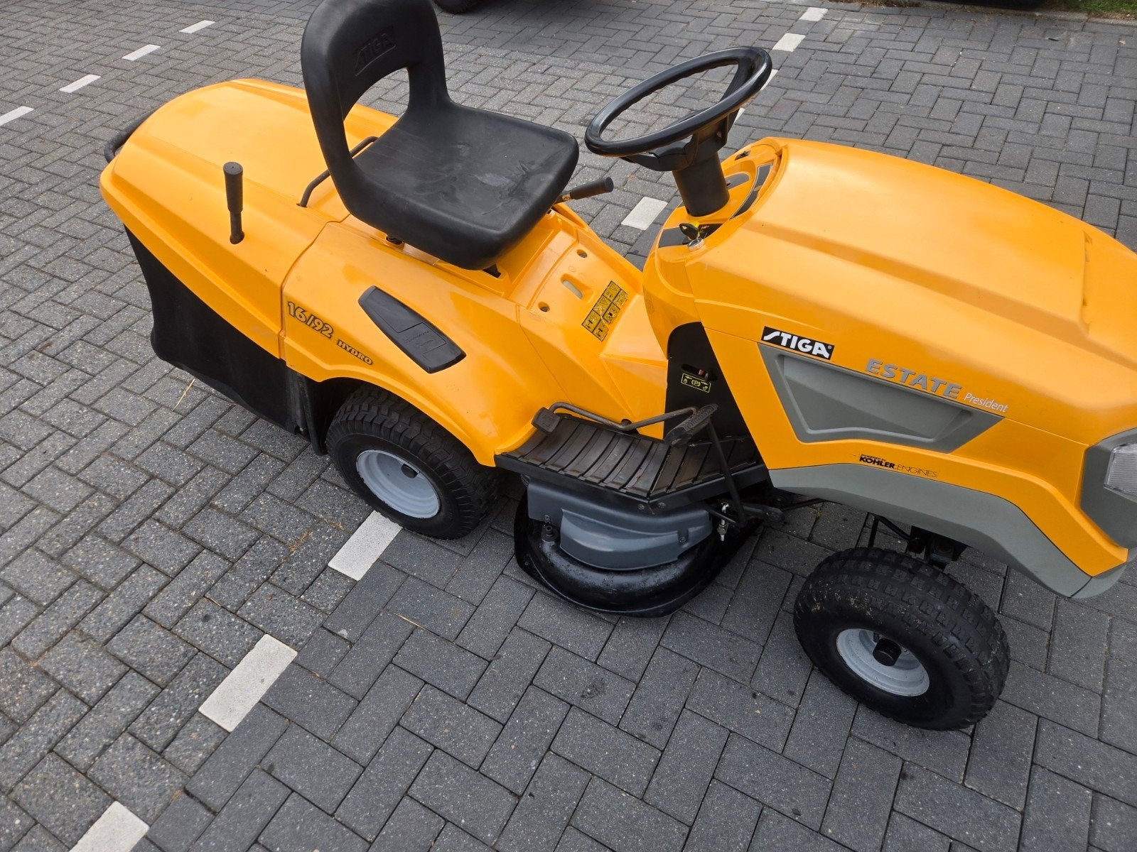 zitmaaier stiga estate president
moter 16 pk koller, Tuin en Terras, Grasmaaiers, Ophalen, Zo goed als nieuw, 50 cm of meer