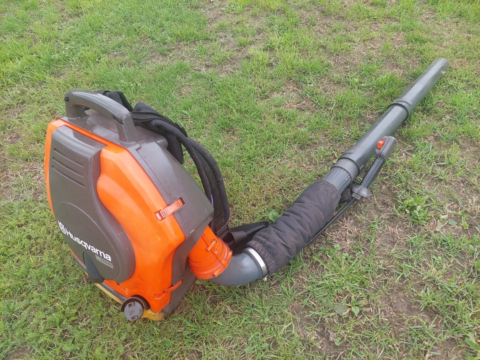 Husqvarna 356BT, Tuin en Terras, Ophalen, Gebruikt, Bezem, Stihl  husqvarna