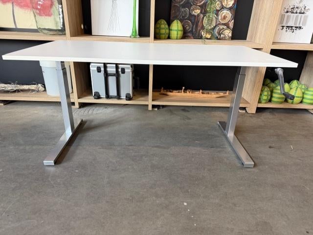 Foto 2 van Sedus Verstelbaar bureau / tafel met slinger, kabelgoot,10st