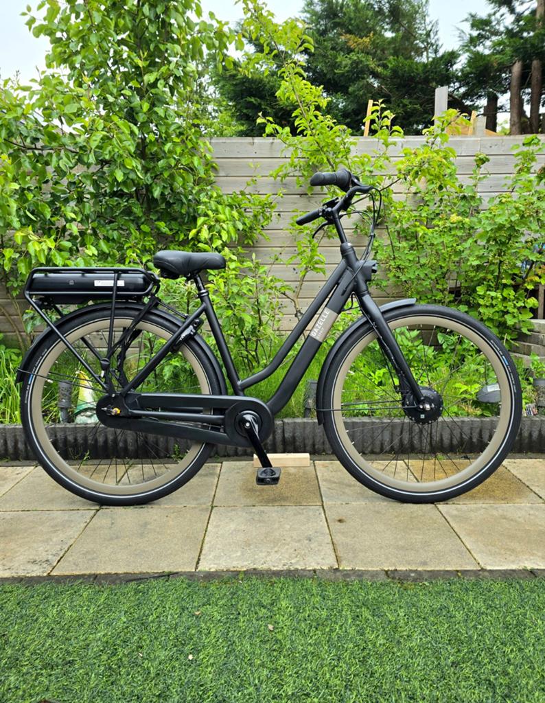 GAZELLE  ESPRIT  E-BIKE.  Bijna nieuw!!!, Fietsen en Brommers, Fietsen | Dames | Damesfietsen, Ophalen, Zo goed als nieuw, Gazelle