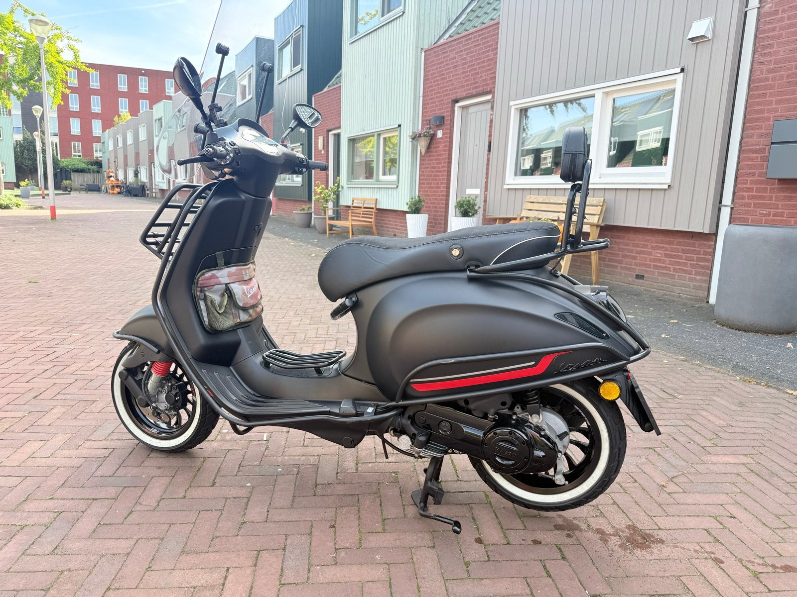 Vespa Sprint Mat Zwart - Zo goed als nieuw