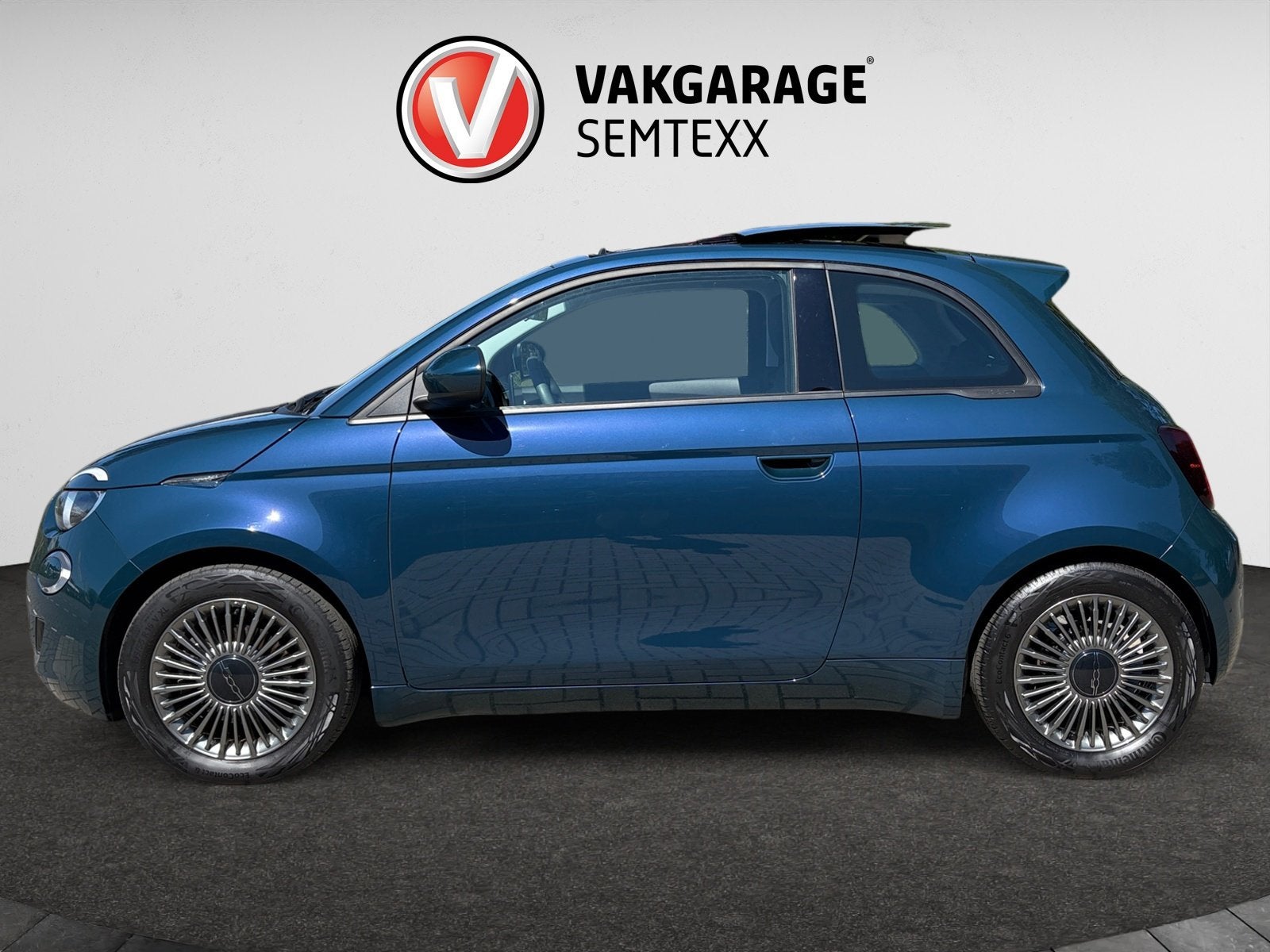 Fiat 500 E RED 42 kWh Icon | Clima | Cruise | Navi | PDC Ach, Stof, 118 pk, 4 stoelen, Grijs