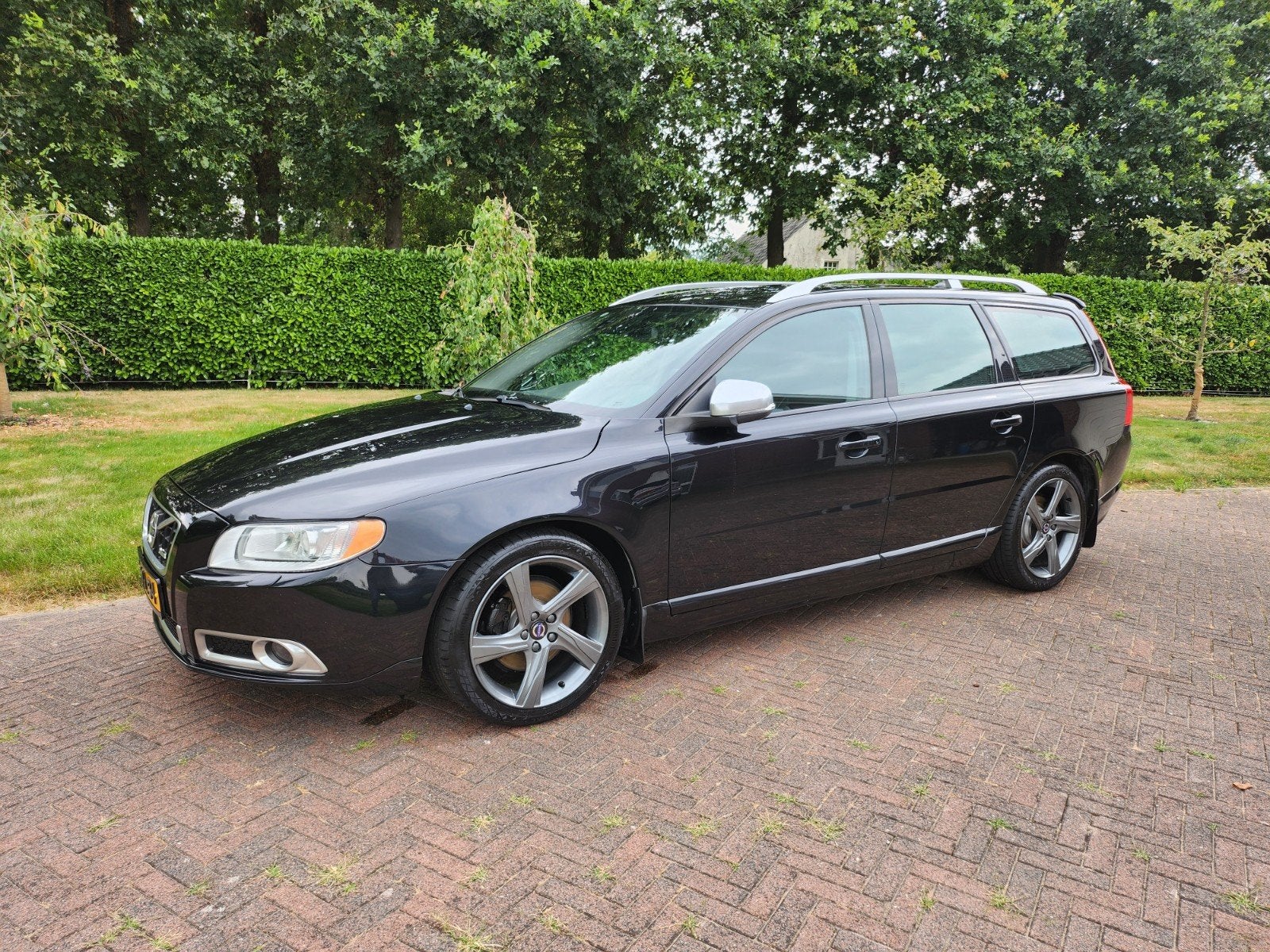 Volvo V70R 2013, misschien wel de mooiste hier op mp!, Auto's, 1596 cc, Zwart, 4 cilinders, 179 pk