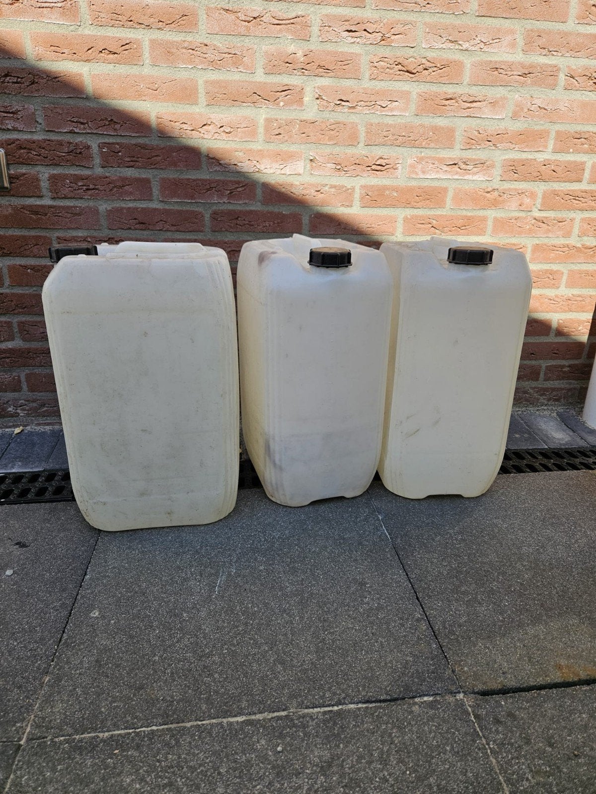 2 lege jerrycans, ca. 25 liter, Ophalen, Gebruikt, Overige typen, Minder dan 50 cm
