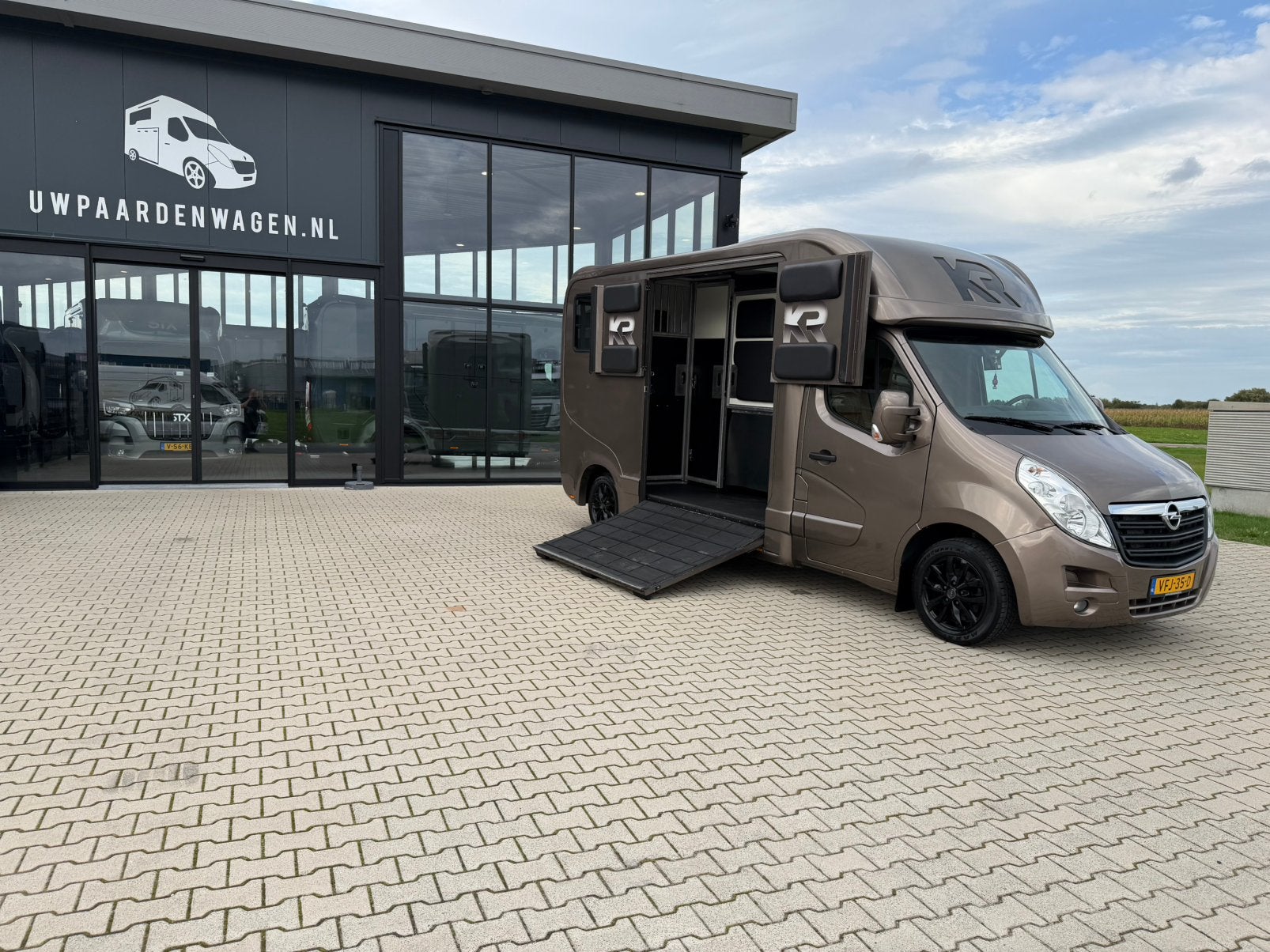 Opel KRISMAR AUTOMAAT 2020 paardenwagen Paardenvrachtwagen, Ophalen, Zo goed als nieuw, Aluminium, Overige typen