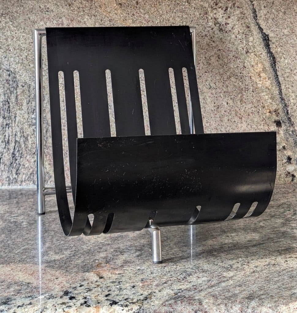 Lektuurbak / krantenbak Modern design, Ophalen, Zo goed als nieuw