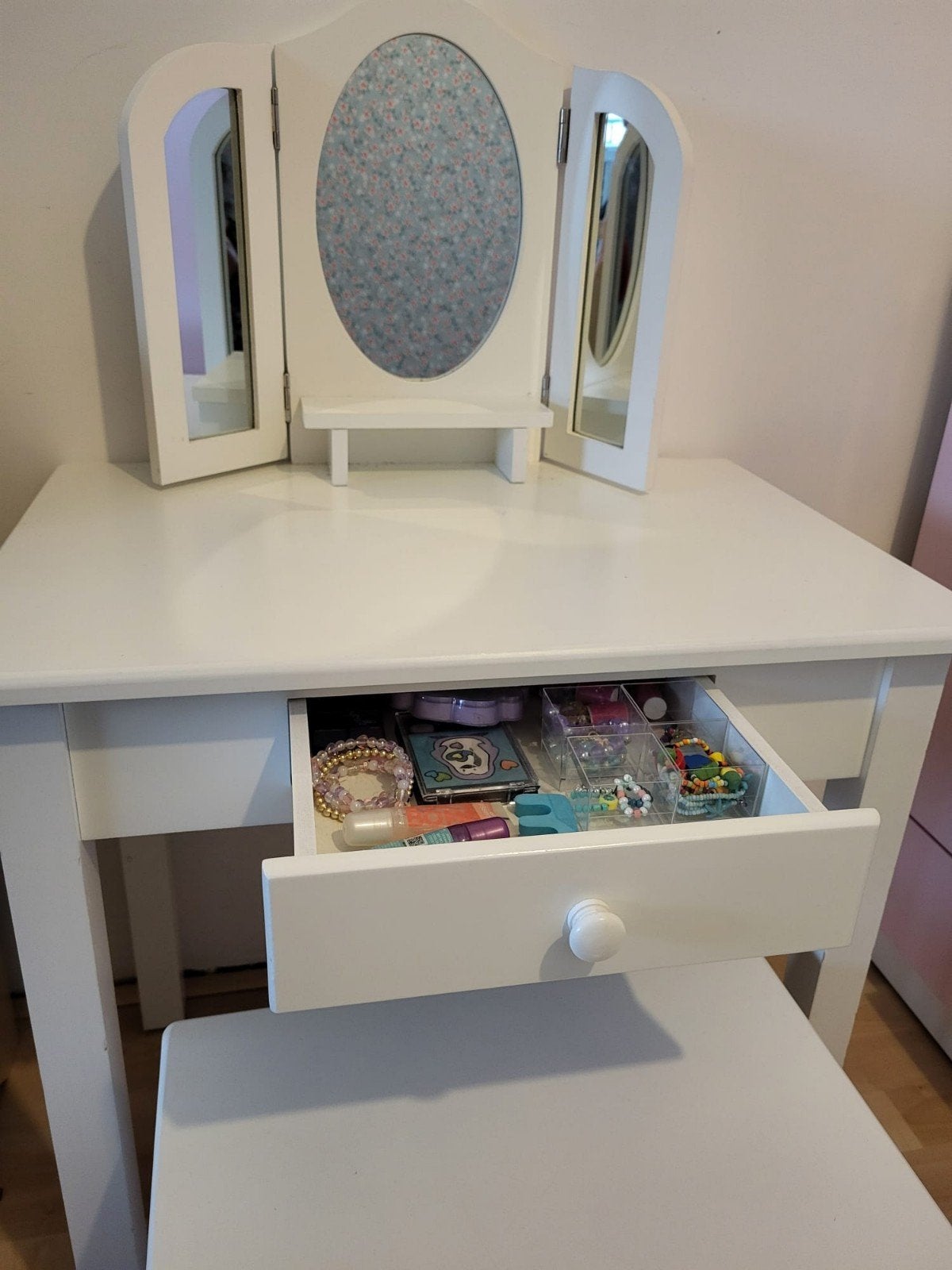 Witte kaptafel met spiegel en krukje, Ophalen, Gebruikt, Kinderlijk, Klassiek, 50 tot 100 cm