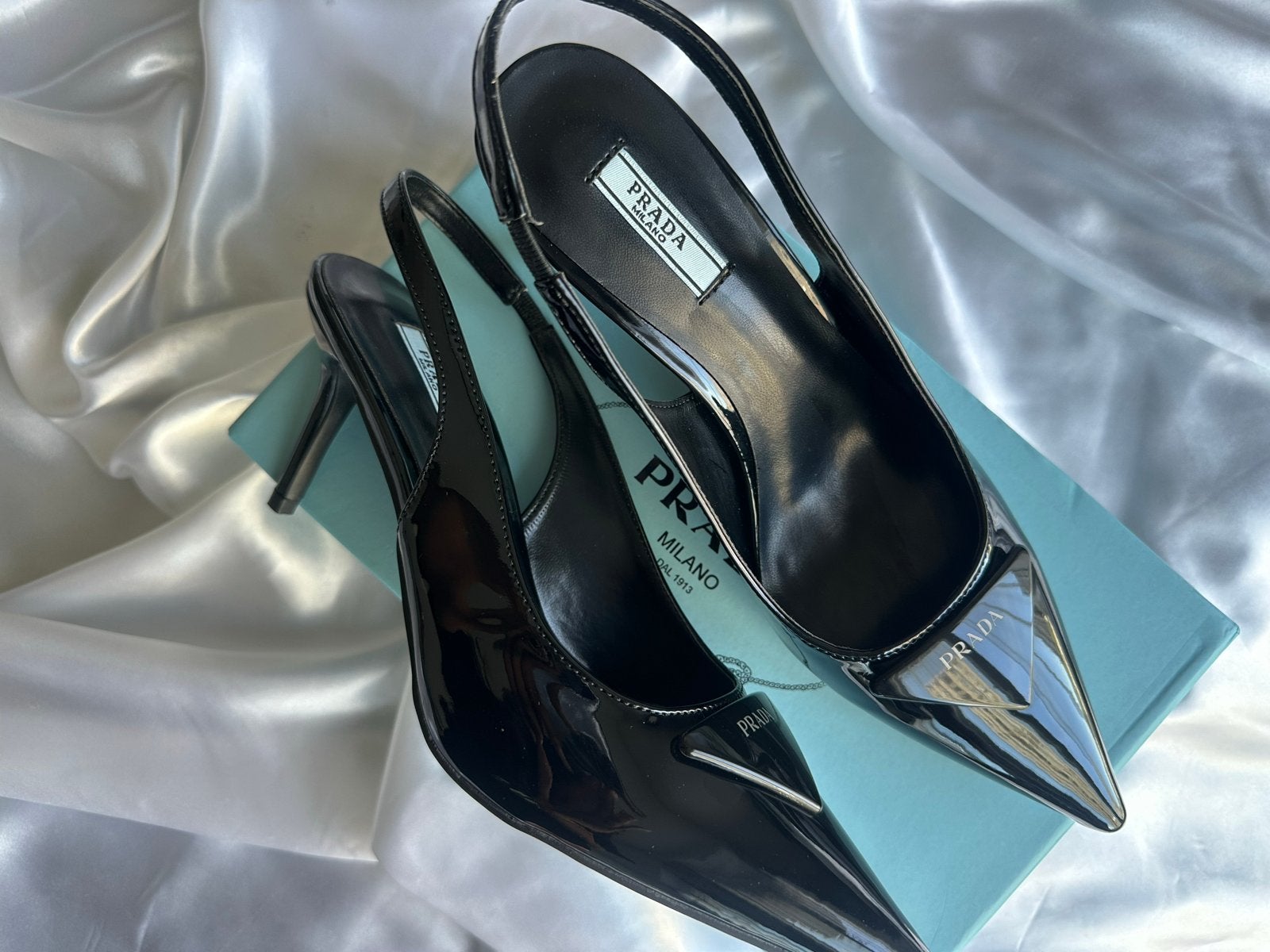 Prada Milano Zwarte Lakleren Slingback Pumps, Ophalen of Verzenden, Zo goed als nieuw, Zwart, Pumps