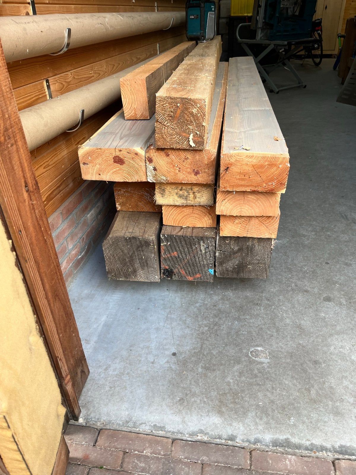 Diverse houten balken en planken, Ophalen, Zo goed als nieuw, 200 tot 250 cm, 50 mm of meer