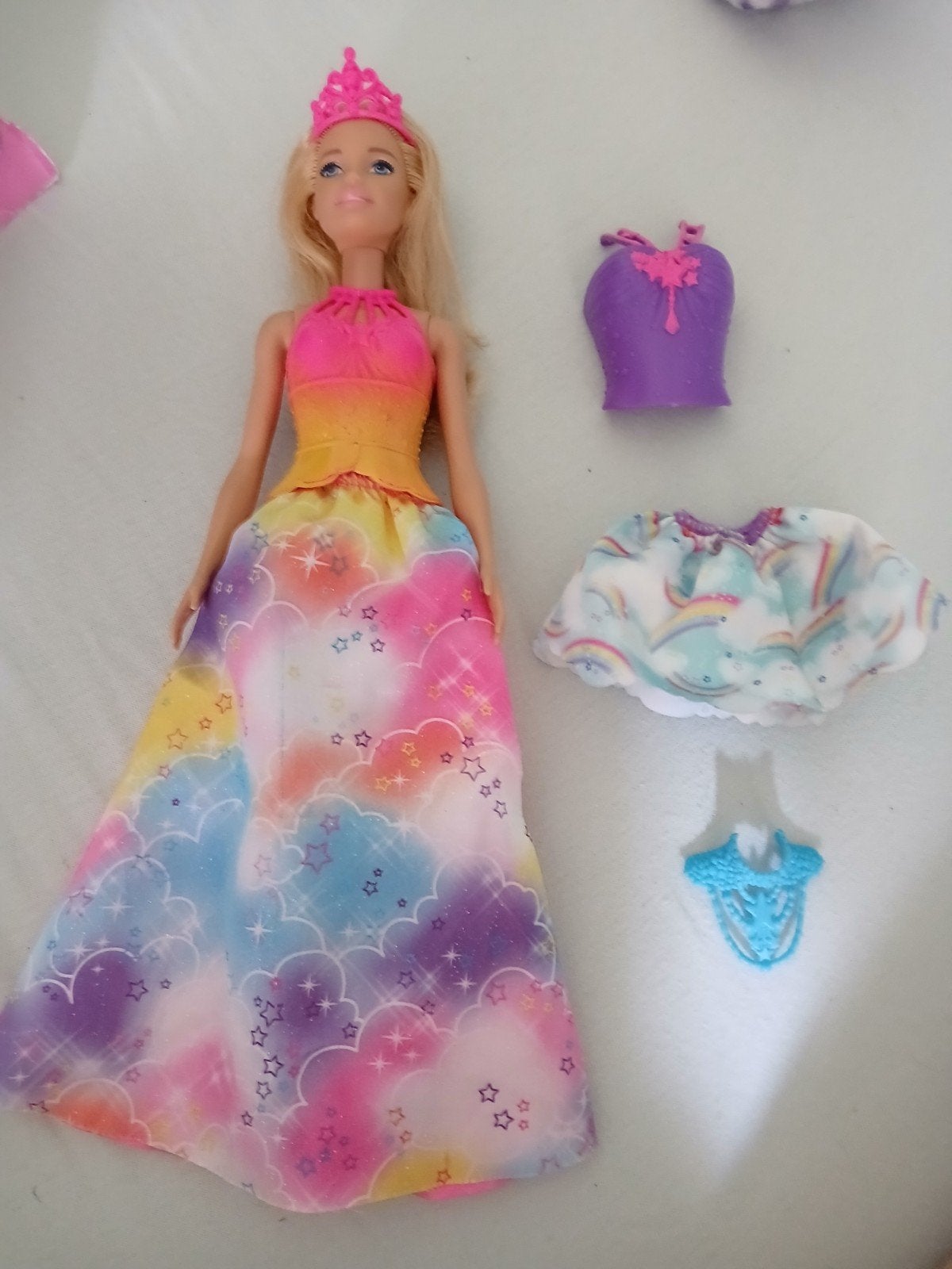 Barbie poppetjes regenboog, Ophalen, Barbie