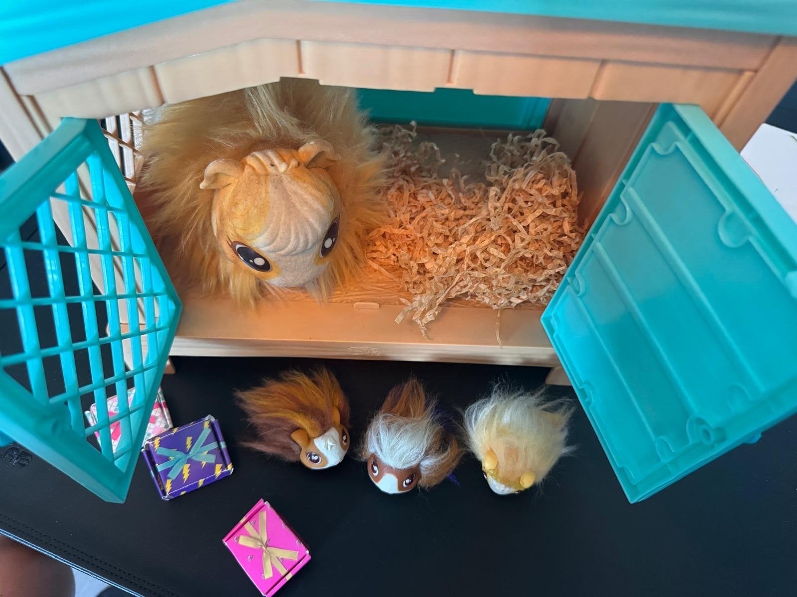 Little Live Pets Mama Surprise cavia met baby's, Ophalen of Verzenden, Gebruikt, Meisje