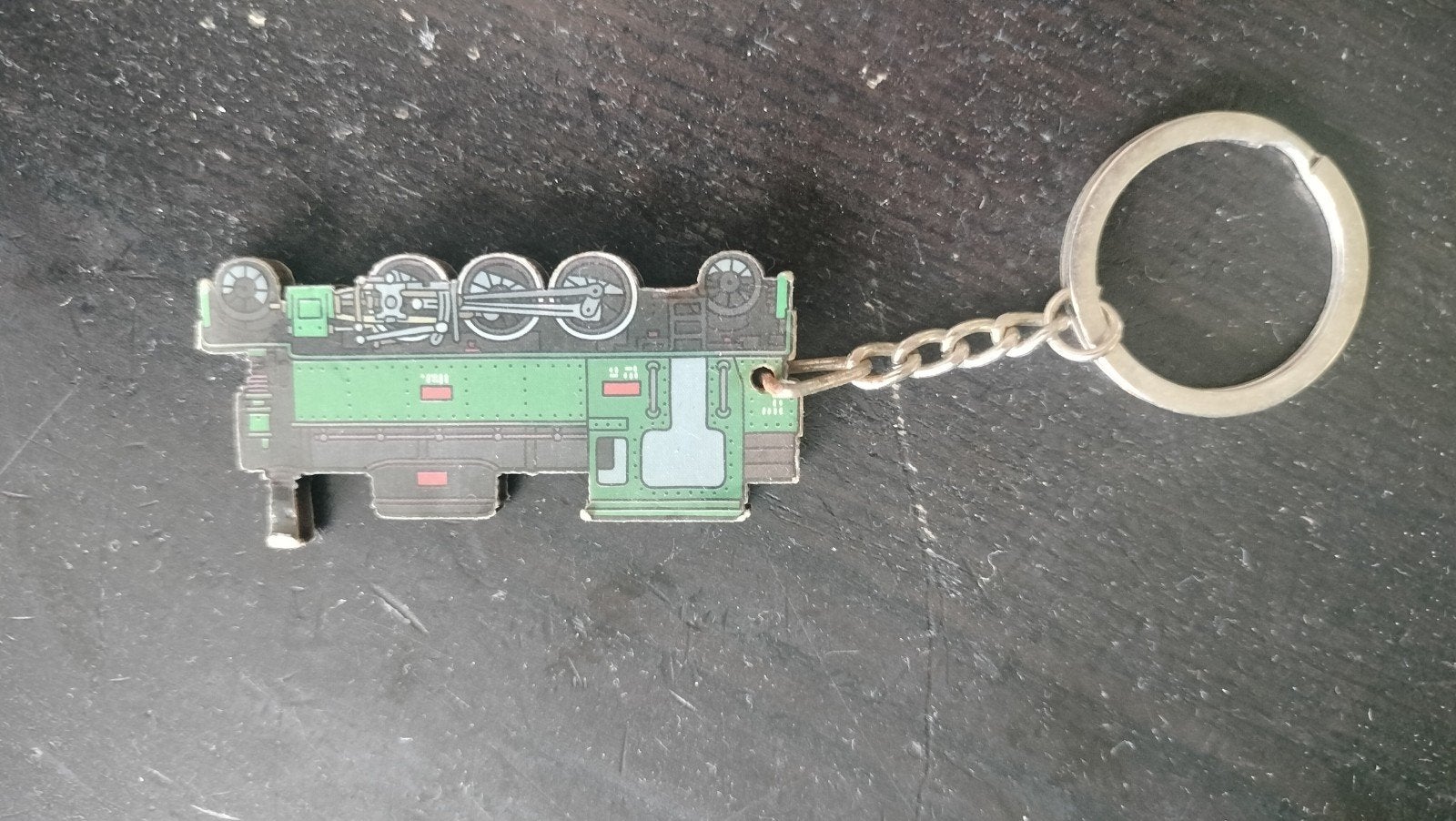 Sleutelhanger Trein - Groene Locomotief, Verzamelen, Sleutelhangers, Ophalen of Verzenden, Gebruikt, Transport