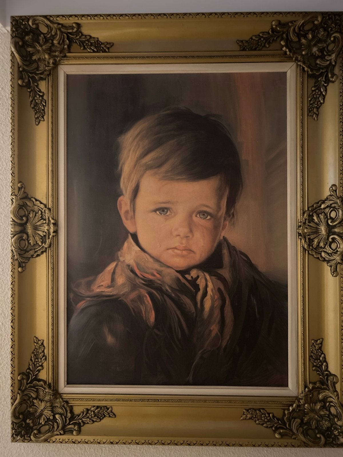 Vintage Schilderij 'Huilende Jongen' in Gouden Lijst, Doek, Portret of Personen, Realistisch, Bijzondere lijst