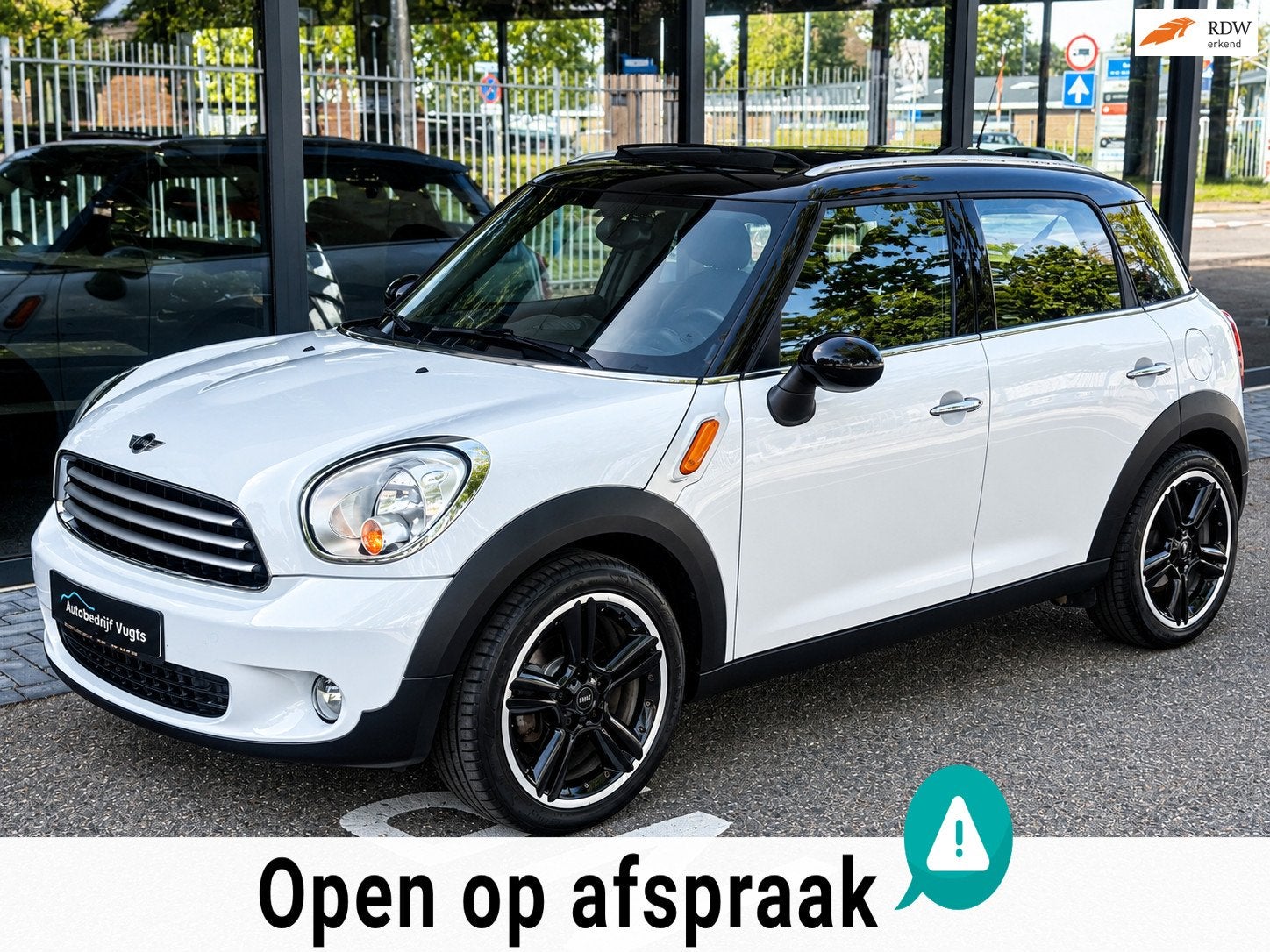 Mini Countryman 1.6 Cooper *Pano*Stoelverwarming*Cruise, Auto's, Voorwielaandrijving, Euro 5, Stof, Gebruikt