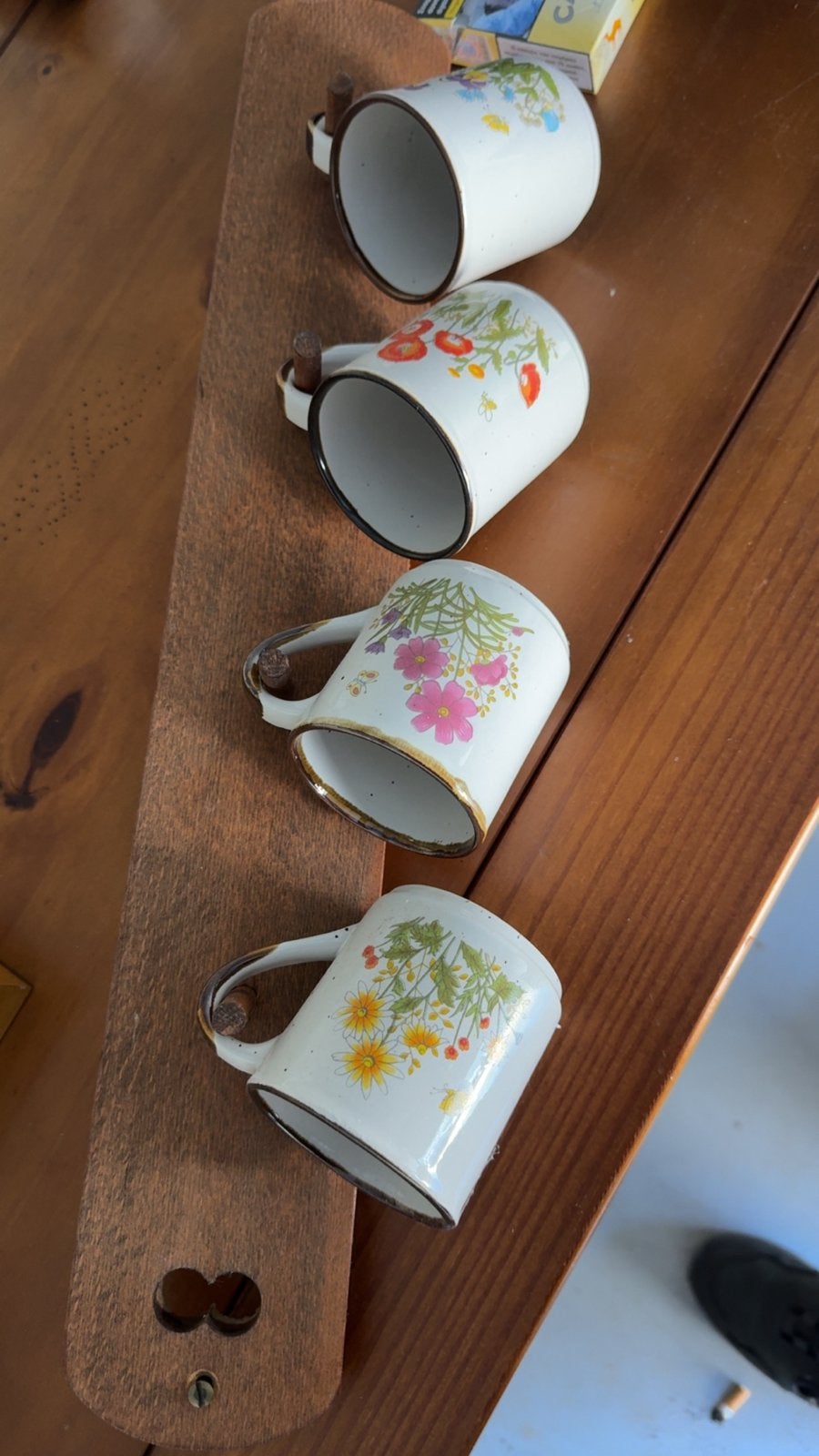 Set van 4 vintage emaille mokken met bloemmotief, Ophalen of Verzenden