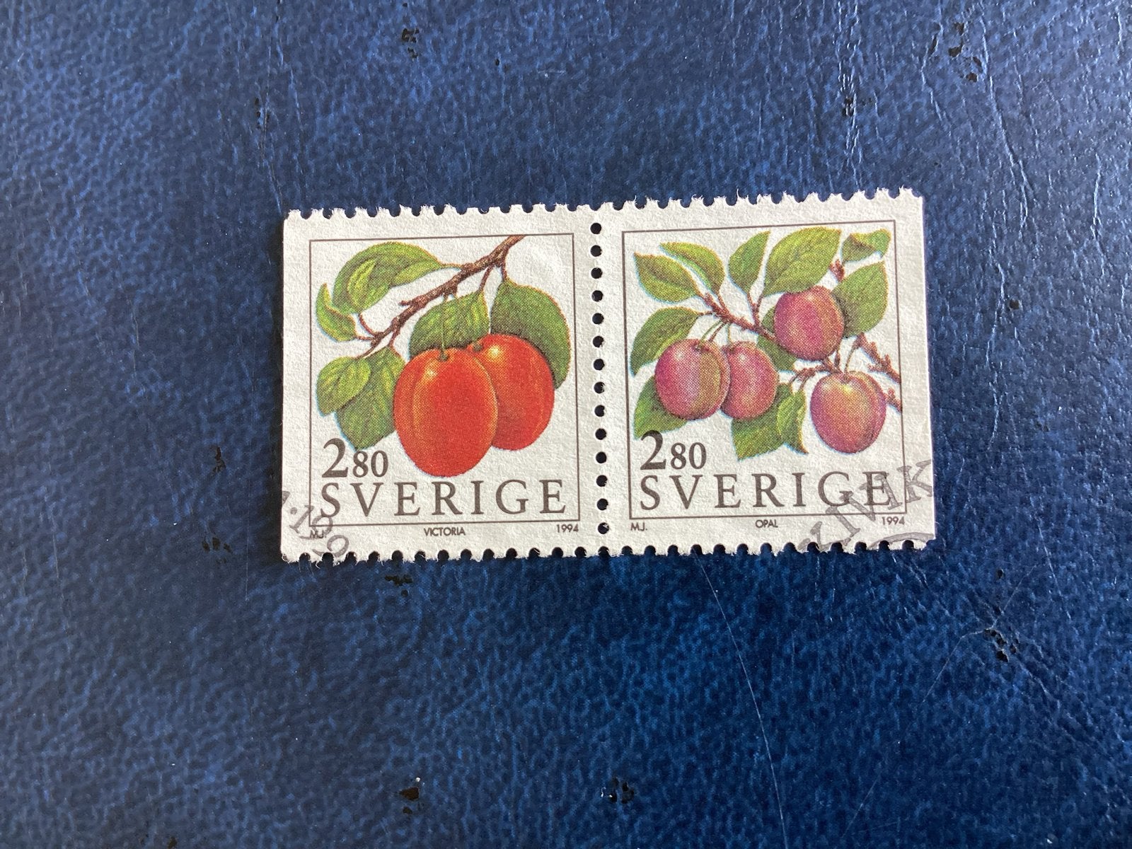 Zweden 1994 - Mi.1909/10-Victoria en Opal pruimen, Ophalen of Verzenden, Zweden, Gestempeld