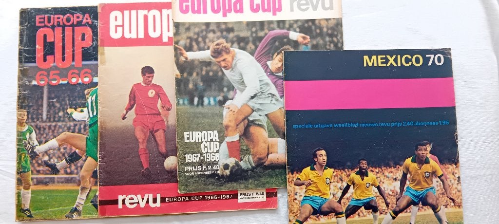 speciale uitgave weekblad Revu (voetbal), Verzenden, Gebruikt, Buitenlandse clubs, Boek of Tijdschrift
