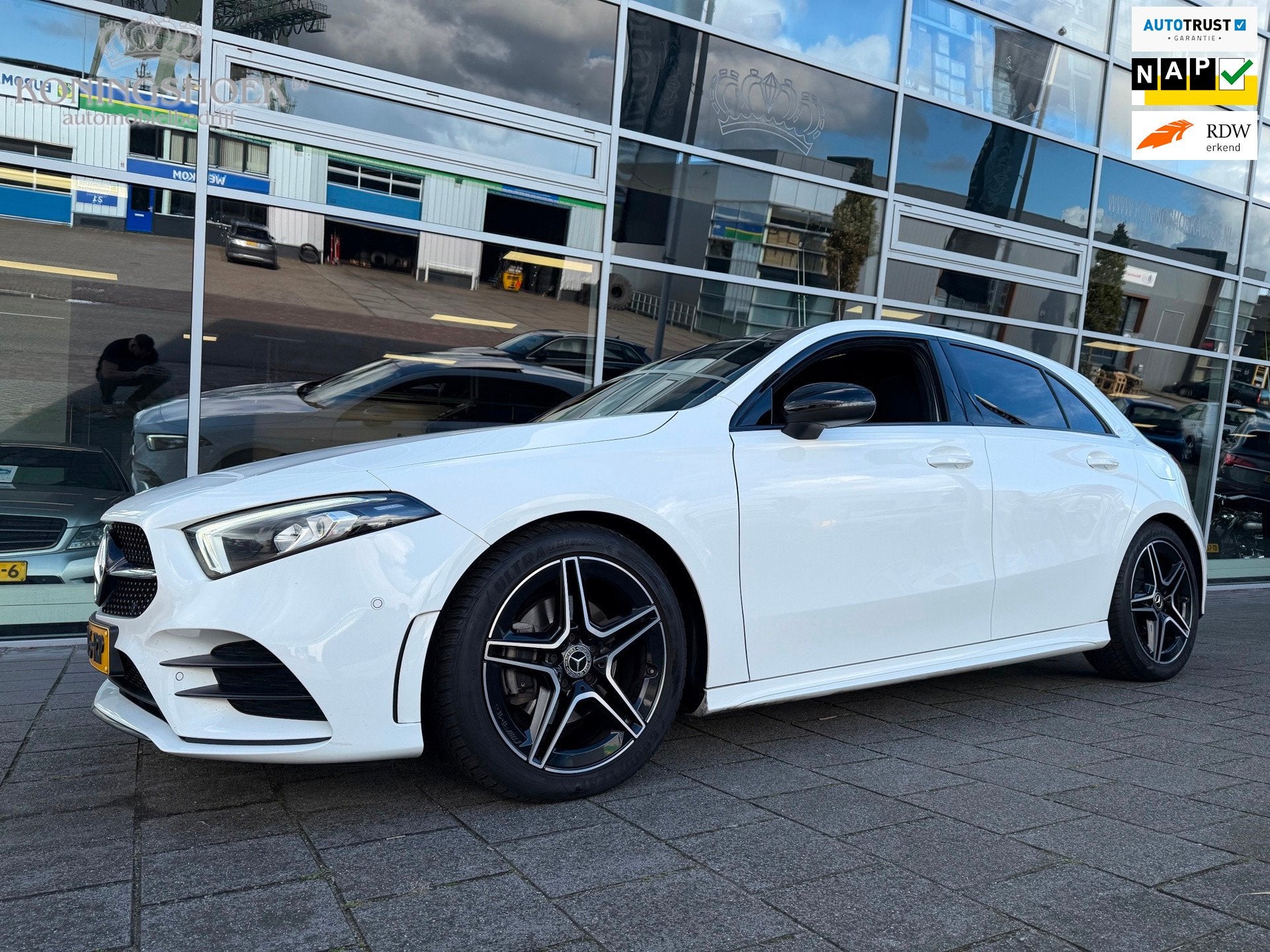 Mercedes-Benz A-klasse 180 Business Solution AMG, Auto's, 136 pk, Gebruikt, 4 cilinders, Wit
