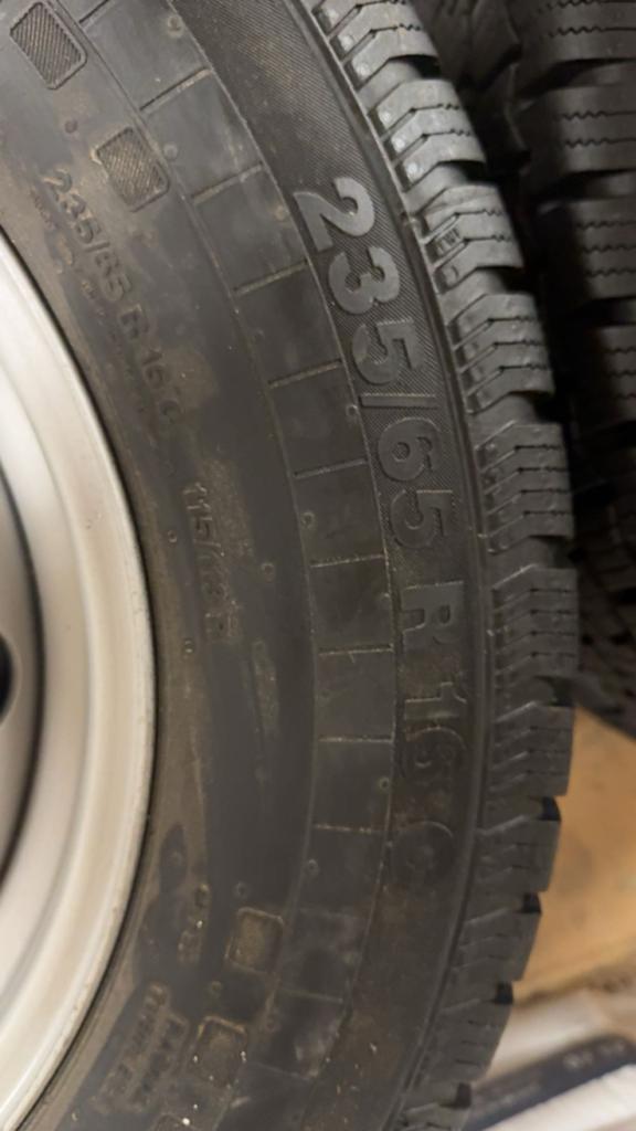 Winterbanden met velgen 235/65 R16C mercedes sprinter, Ophalen, 16 inch, Banden en Velgen, Winterbanden