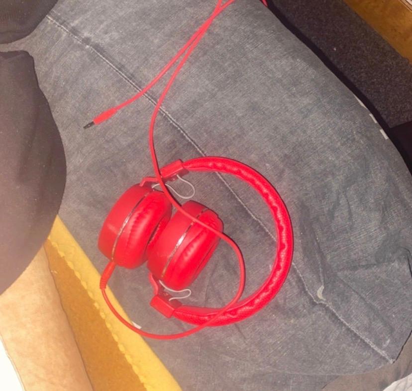 Rode koptelefoon met kabel, Ophalen of Verzenden, Zo goed als nieuw, Overige merken
