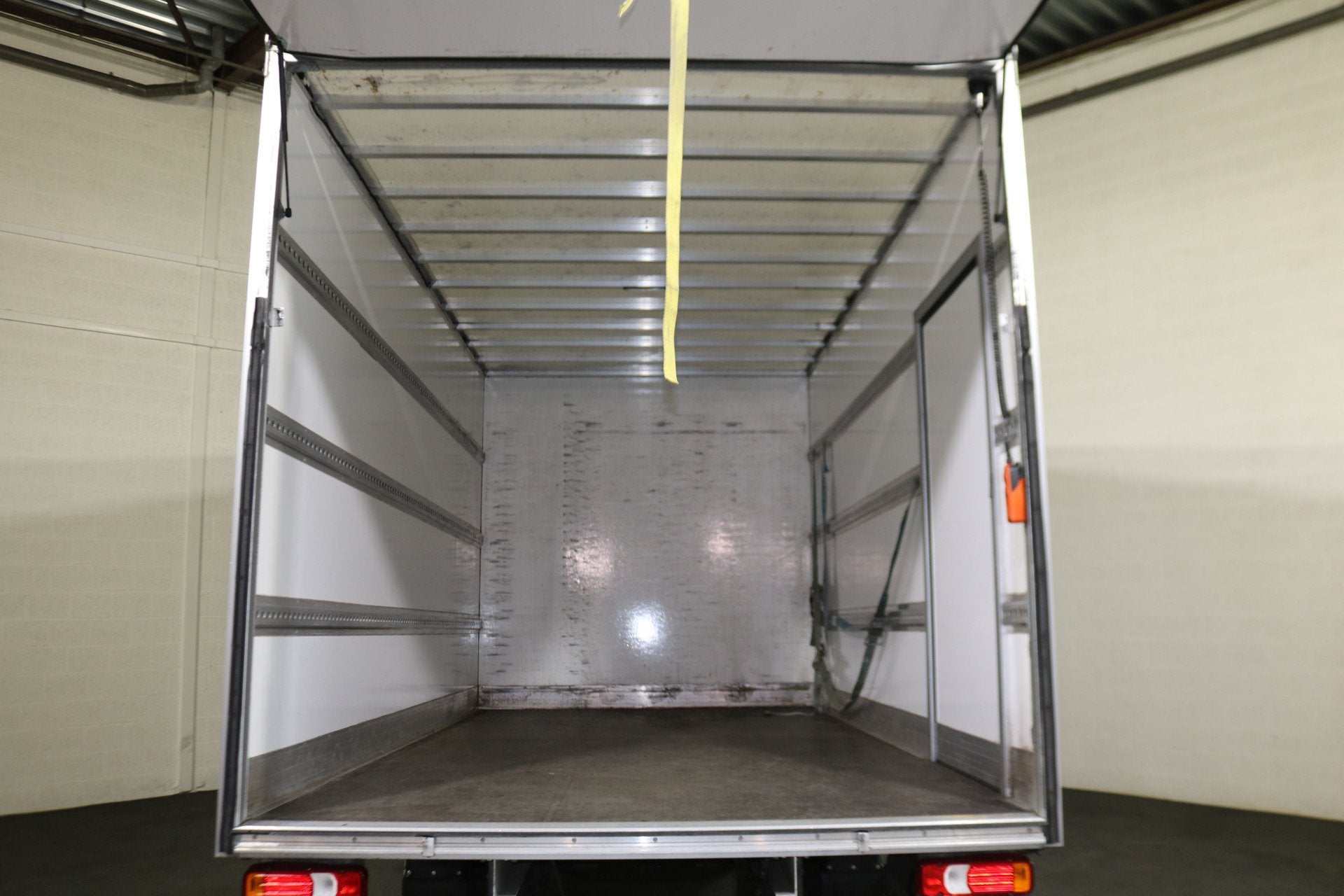 Iveco Daily 35S18 3.0 Automaat Bakwagen met Laadklep, Auto's, Gebruikt, Euro 6, 4 cilinders, Iveco