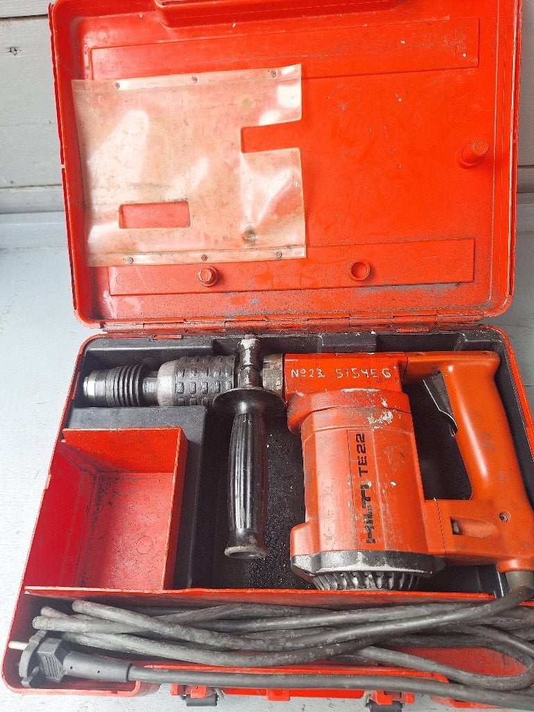 Hilti TE22 boorhamer (defect), Doe-het-zelf en Verbouw, Gereedschap | Boormachines, Ophalen of Verzenden, Gebruikt, Boor- en/of Breekhamer