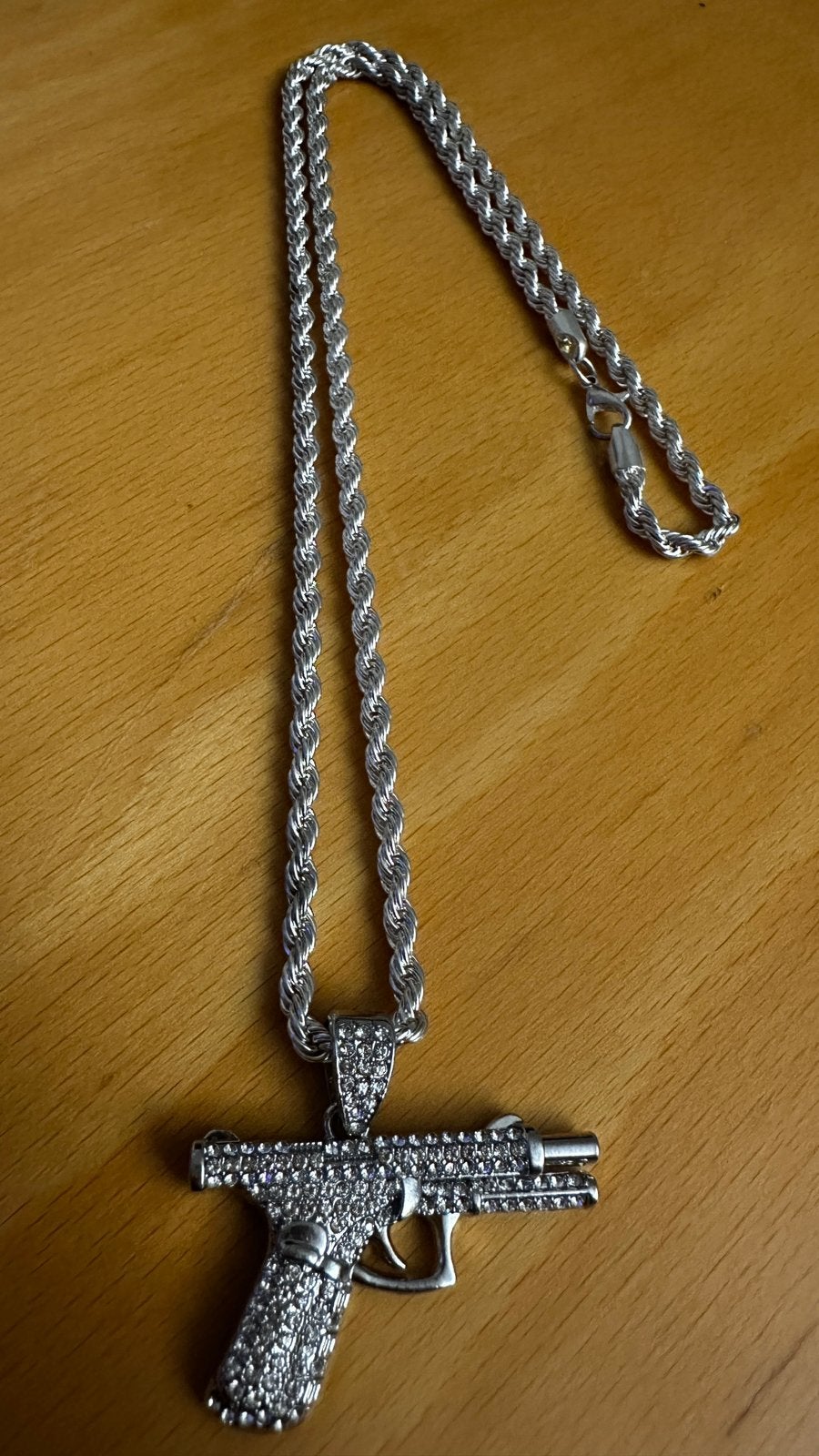 Zilveren Ketting met pistoolhanger, Ophalen of Verzenden, Nieuw, Zilver, Overige materialen