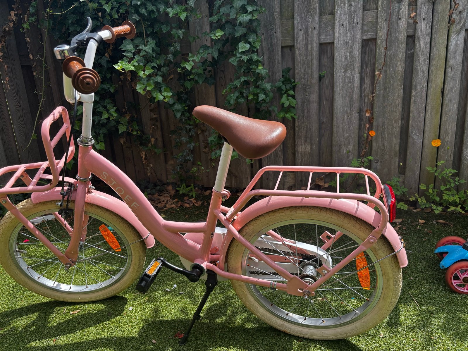 Roze kinderfiets 18 inch met bagagedrager, Ophalen, Gebruikt, Terugtraprem, 16 tot 20 inch