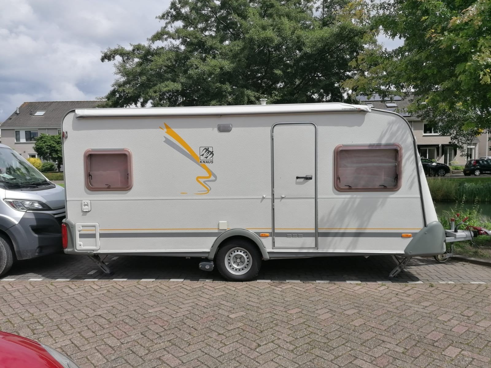 Knaus Caravan met Rondzit en Vast Bed type 450, Caravans en Kamperen, Caravans, Particulier, tot en met 4, Rondzit, Knaus, Vast bed