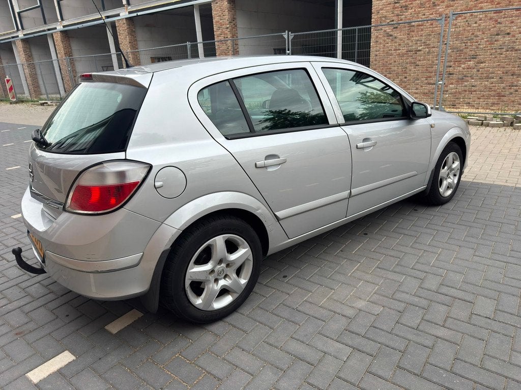 Opel Astra 1.6 Edition, Voorwielaandrijving, 15 km/l, Gebruikt, 4 cilinders