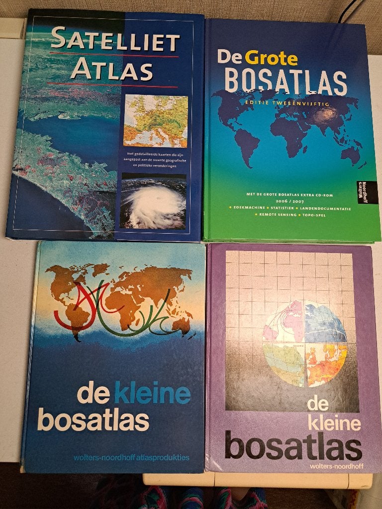 verschillende bosatlassen enz., Boeken, Atlassen en Landkaarten, Ophalen of Verzenden, Zo goed als nieuw, 2000 tot heden, Landkaart